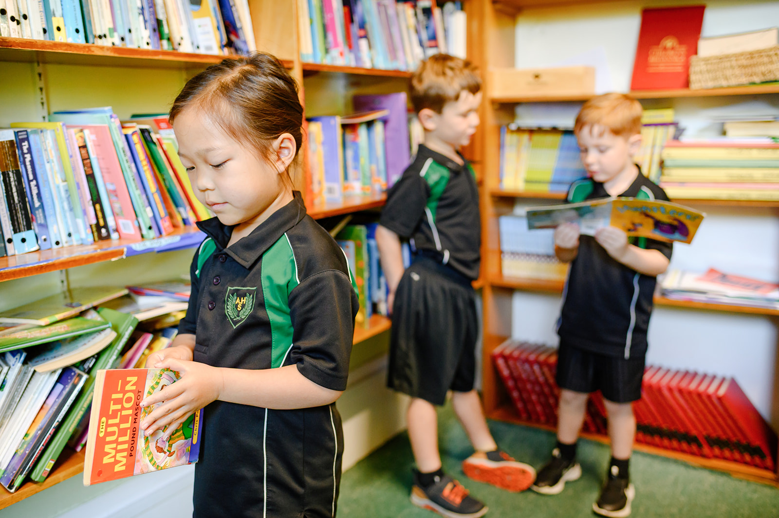 Young children reading 